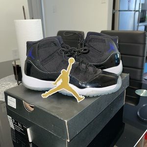 Air Jordan “Space Jam” 11. SIZE 7Y